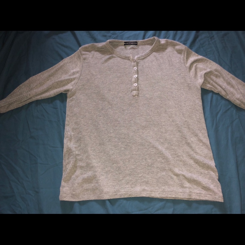 New and never worn gray button up long sleeve